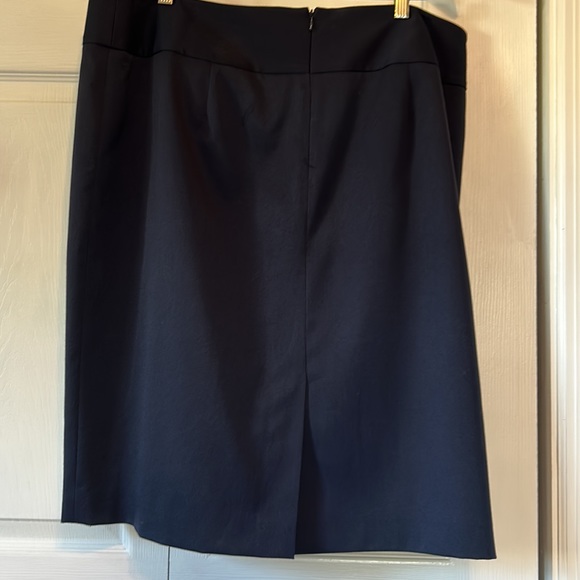 Navy suit skirt - Picture 2 of 5